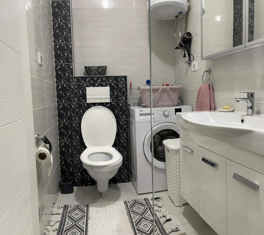 Apartman Sims Bijeljina Esterno foto